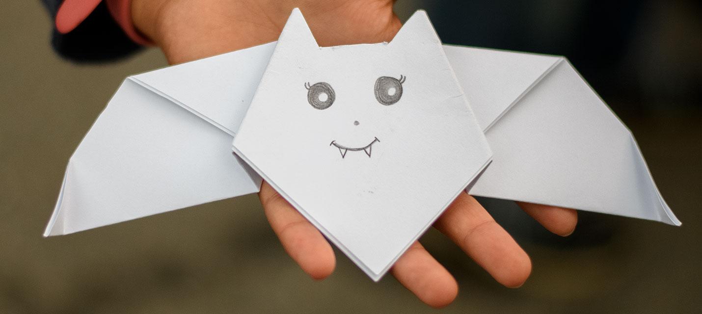 Ein Fledermaus aus Papier